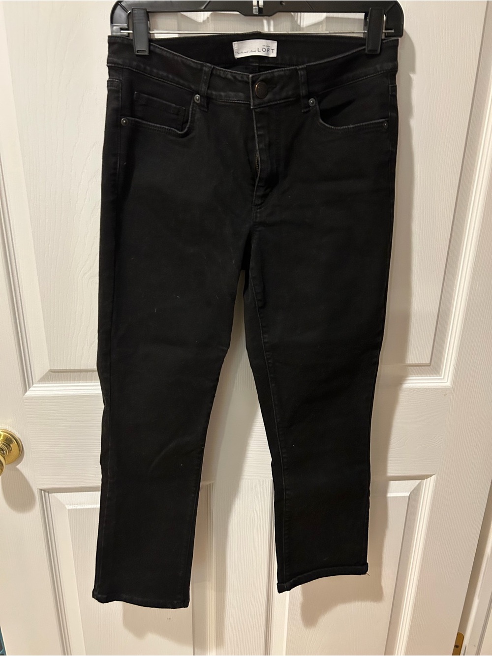 LOFT Black Jeans Curvy Kick Crop Size 28/6